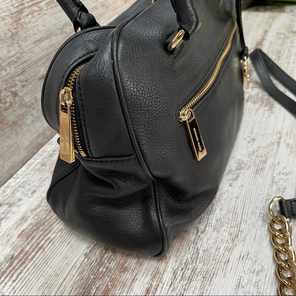Micheal Kors versatile leather bag - Picture 6 of 14